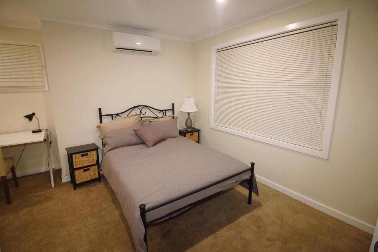 Silver House - Melbourne Airport Accommodation - 7 Minutes From Melbourne Airport — Photos 3